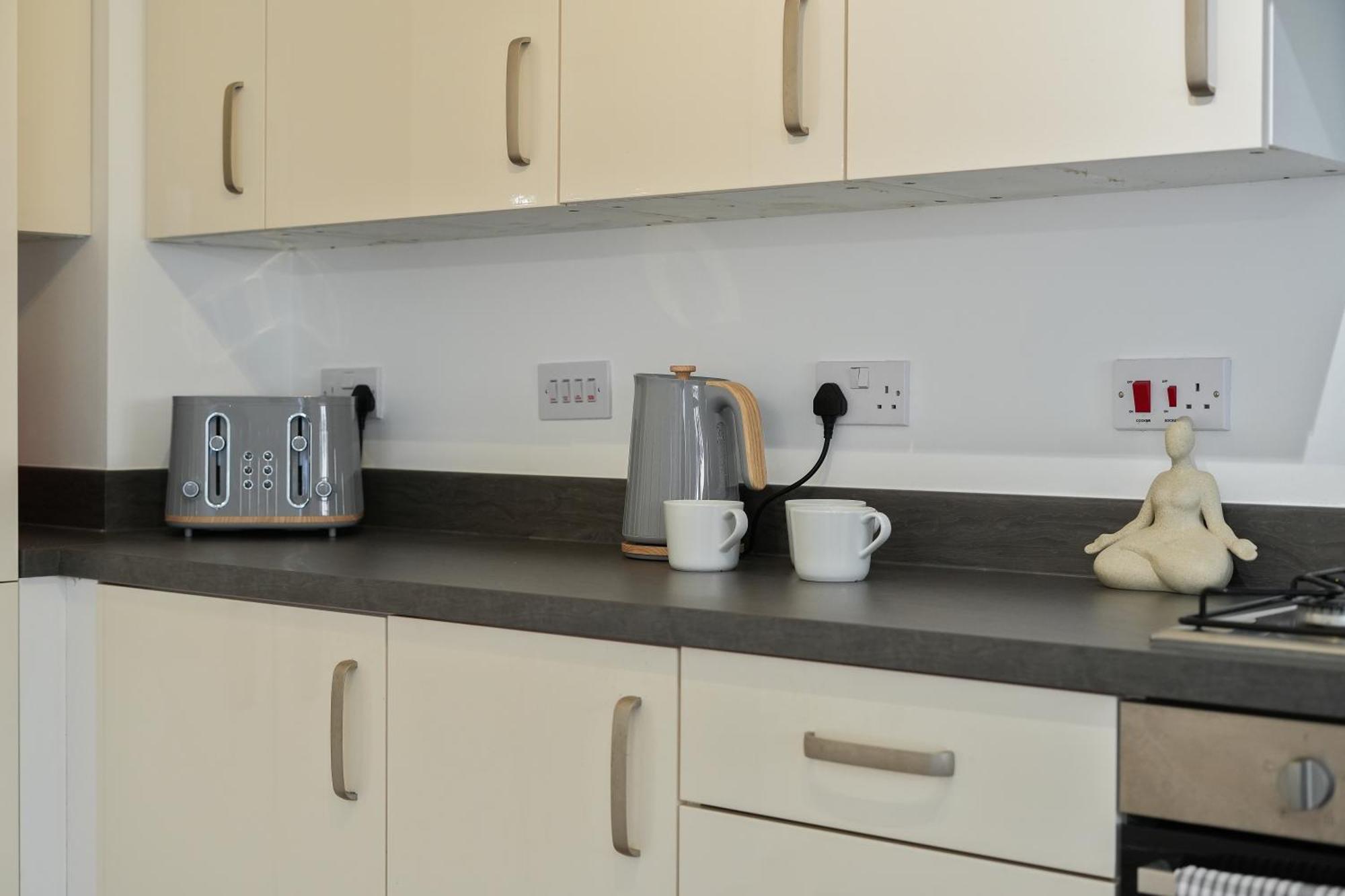Mersey Way, Spacious 3 Bed Home, Close To Sheffield City Centre & Free Driveway Parking - Perfect For Workers, Groups & Families - Hosted By Stay Host Save Exterior foto